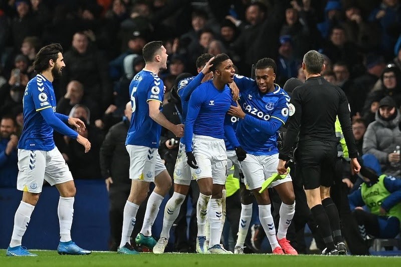 Soi k&egrave;o Everton